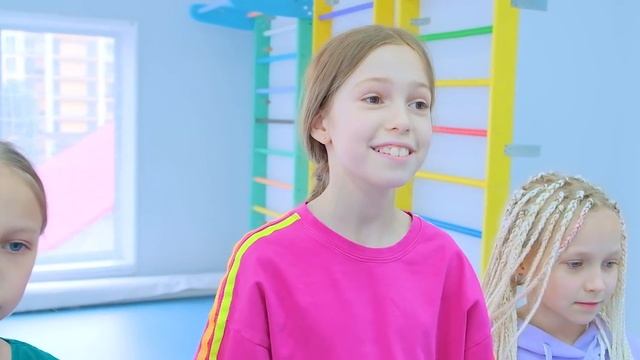 САМЫЙ СИЛЬНЫЙ ЧЕЛОВЕК В МИРЕ против КАНАЛА TWO SISTERS SOBOL  **2 часть**