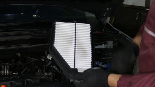 Honda CR-V 3 / замена воздушного фильтра