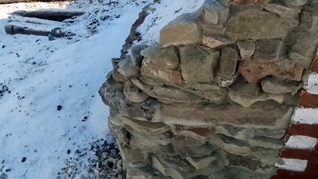 подвал из камня(круто смотрится)