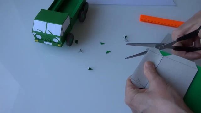 Грузовик из картона - "Камаз"