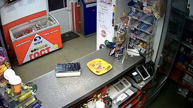 БЫДЛО в Сыктывкаре, с ксивой - ..."НЕКОГДА" и ХОТ-ДОГ хотца... - А-ТО, БЫ...!!!