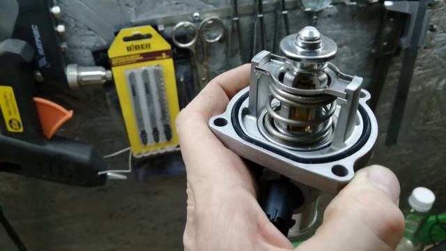 Не работает термостат на Opel Астра. (замена)