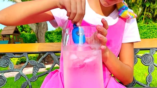 Настя и Артём история про игрушечную микроволновку