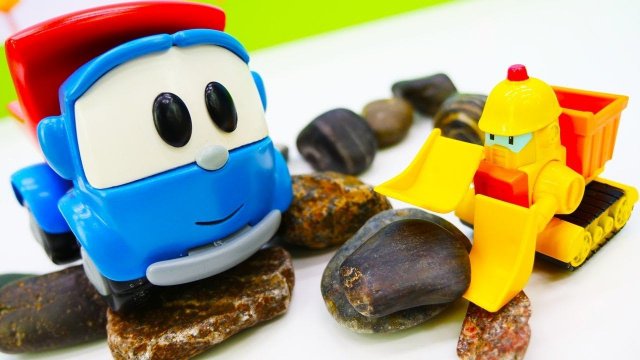 Игры для малышей Грузовичок Лева: собираем рабочие машинки!