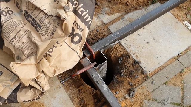 168 Делаем навес Установка столбов в землю по новой технологии 3