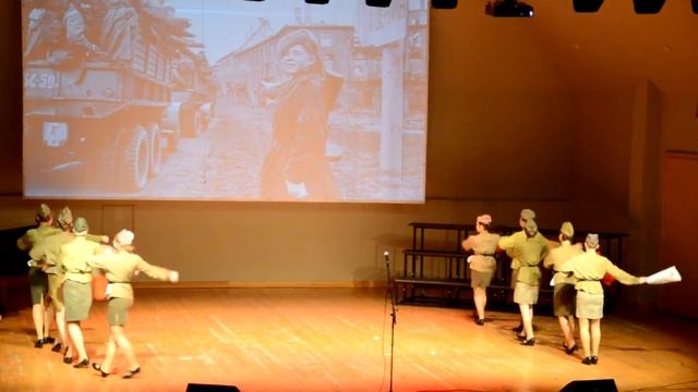 Танец регулировщиц. День победы