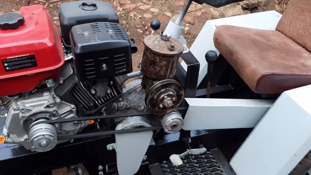 В качестве гидравлики на минитрактор ГУР.