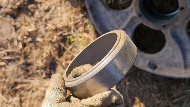 Ремонт направляющего колеса (ленивца) на тракторе ДТ75 часть 1