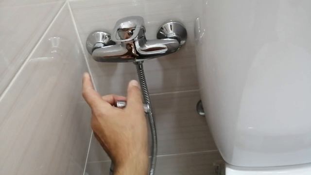 Установка гигиенического душа. Выгодное решение.