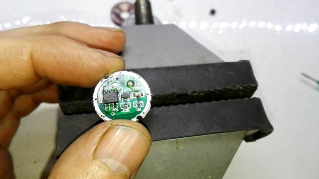 ремонт светодиодного фонарика с последующей оптимизацией режимов