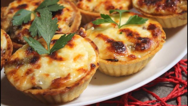 ЖУЛЬЕН! (жюльен) с курицей и грибами! Гостям всем нравится! Заготовка в морозилку.