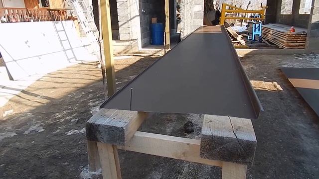 Изготовление кровельных картин с помощью самодельного роликового листогиба