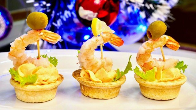 Оригинальная ЗАКУСКА на Новогодний стол. Креветочное ПИРОЖНОЕ, цыганка готовит.