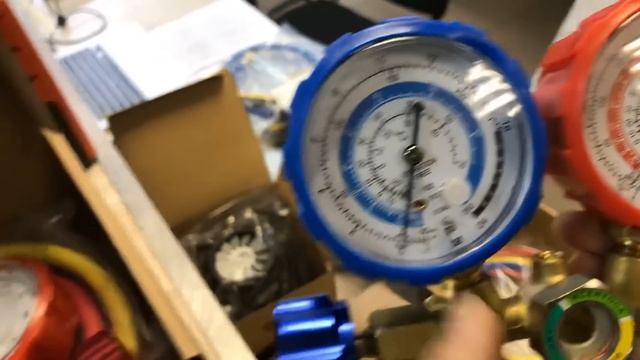 Как выбрать монометричку для заправки холодильника фреоном