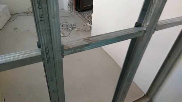 Как сделать 90" без осепостроителя и угольника. Перегородка из гипсокартона.