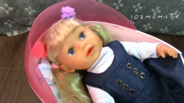 ПРОГНАЛА СЕСТРИЧКУ С КРОВАТКИ Куклы Беби Бон Беби Элайв Играют В Игрушки Для детей Как Мама