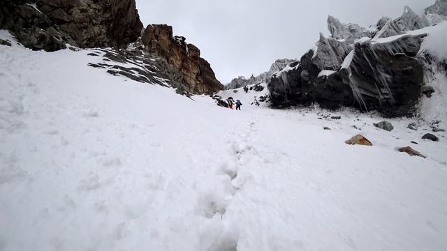 Восхождение на Пик Корженевской (7105 м). Тропа в Коммунизм и Первые потери. Серия 2