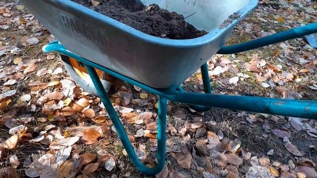 Дорожка с отсева своими руками. Снятие грунта. Небольшой обзор.