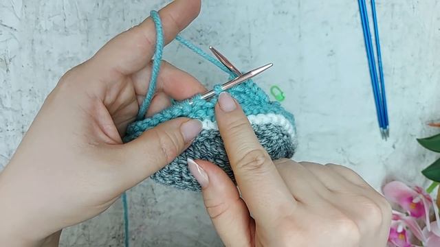 ?СТИЛЬНЫЕ БЕСШОВНЫЕ следки - мокасины на двух спицах. Подробный МК.