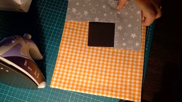 лоскутное одеяло, покрывало из мелких лоскутов