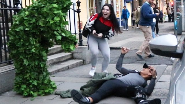 Притворился кустом. часть 2. Пранк