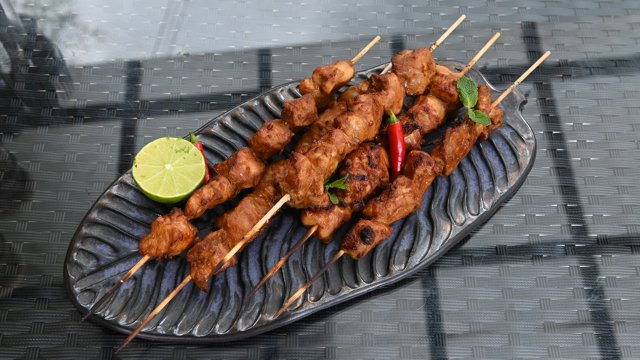 Шашлык по-индонезийски. Соус по-индонезийски