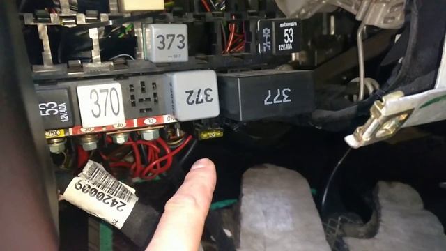 ???Где находятся предохранители на прикуриватели? VW Passat B5+ Пассат Б5 1.8Т 2004г ???