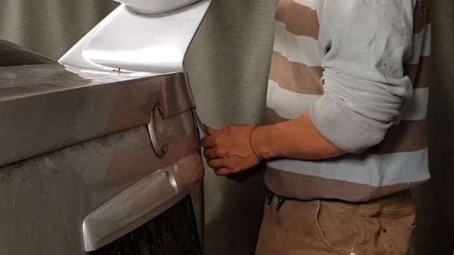 Как снять спойлер и что под спойлером