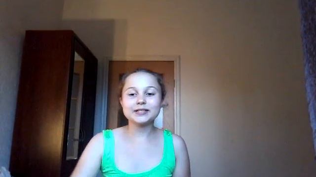 Ем какашки кролика          LOL