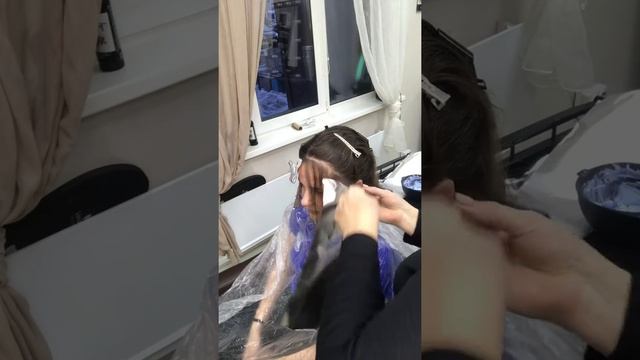 Контуринг волос - осветленные пряди у лица