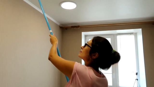 Как отмыть натяжной потолок без разводов! Легко!