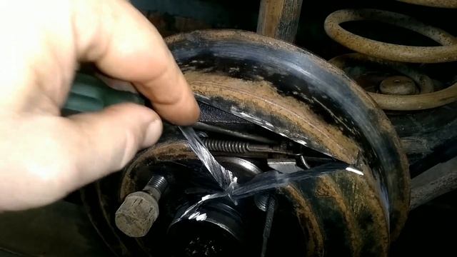 Как снять барабан на Дэу Ланос ??
