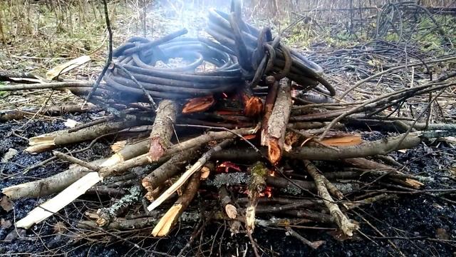 Коп меди. Эксперимент. Сколько меди сгорит в костре? Медные кабеля. Копаю медь.
