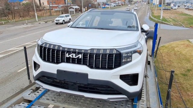 "Китайский" Kia Sportage (Спортейдж). Смотрим днище. Антикоррозийной защиты нет. Зачем нам такой авт