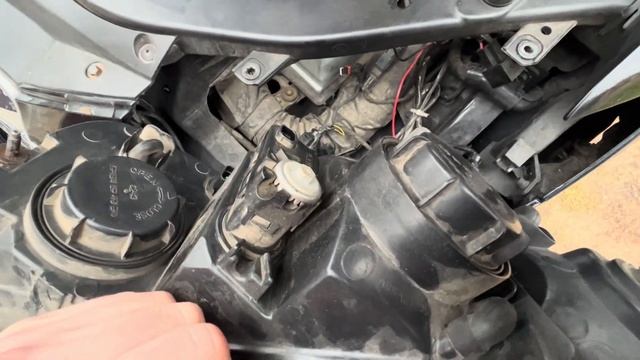 Замена лампочки габаритного огня Hyundai Santa Fe 2