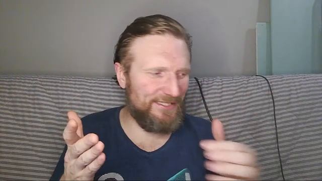 Женщине молиться в платке? Мужчине молиться без шапки? Или как?