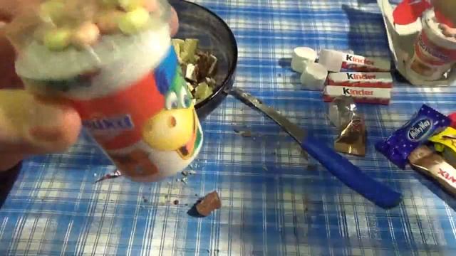 A lot of candy new! много сладостей и конфет