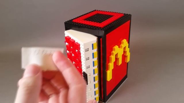 Как сделать Сейф-Холодильник с КНОПКАМИ из ЛЕГО !