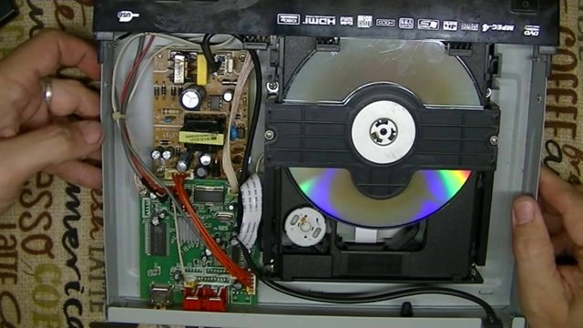 DVD BBK DVP751HD. Мотор шпинделя можно не менять. НЕстандартный ремонт мотора.
