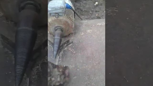 винтовой дровокол