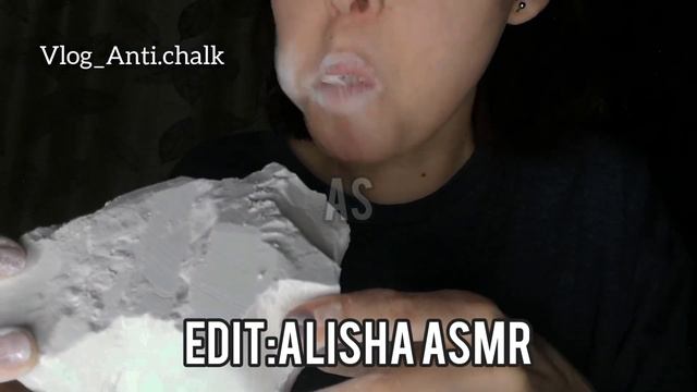 Поедание большой глыбы мела/Eating crunchy chalk #мел #chalk #crunch #хруст #асмр #clay #мелоежка