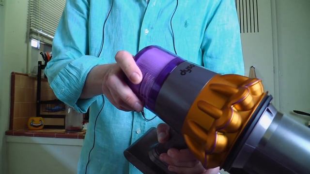 Dyson V15 Detect - How To Clean The Clear Bin & Cyclone