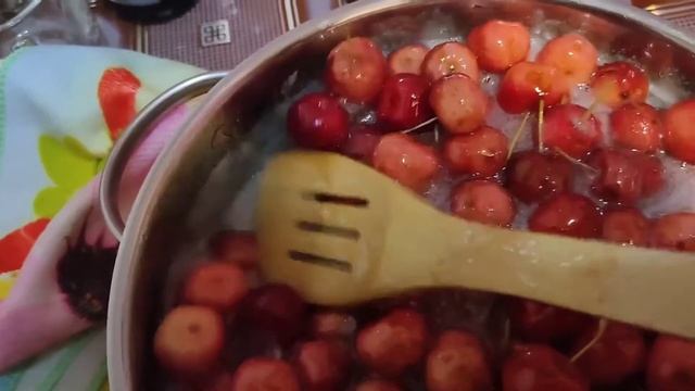 РАЙСКИЕ ЯБЛОЧКИ, варенье из целых Ранеток