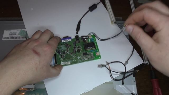 Монитор  LG  замена лампы подсветки
