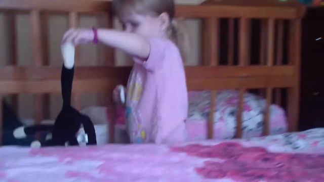 VLOG  Макияж за 2 минуты, как ухаживать за детьми  Урок макияжа от Marika.Смешное видео для детей