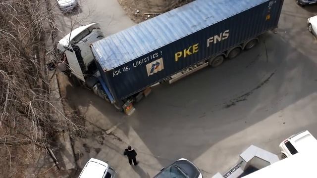 Как правильно проехать поворот на фуре