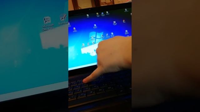 как играть на ноутбуке игры