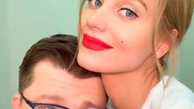 Пьянство и игромания стали причиной развода Асмус и Харламова