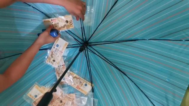 DIY MONEY UMBRELLA