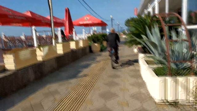Адлер в конце октября. Какая температура воды в море.